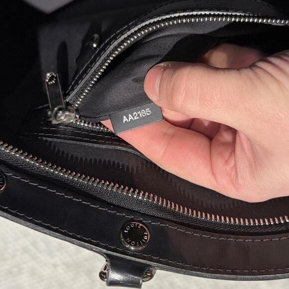 Louis Vuitton Black Epi Leather Brea MM Two Way Bag - Picture 11 of 15